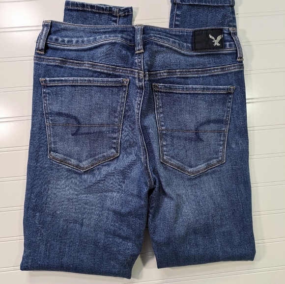 AEO Medium Wash Hi-Rise Jegging - Picture 3 of 4